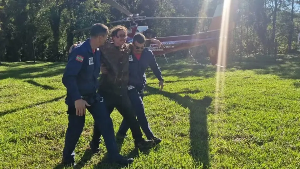 Trilheiro é encontrado vivo após 5 dias desaparecido em morro de Joinville