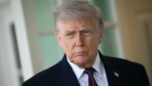 Trump diz que acordo com Irã está finalizado e cancela novos ataques