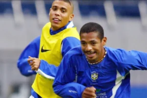 Vampeta diz que campeões de 2002 torcem contra o Brasil na Copa de 2026