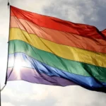 Vaticano publica documento sobre inclusão de LGBTQIA+ e com críticas à 'cura gay'