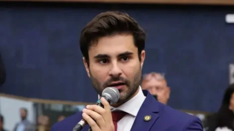 Vereadores fazem “protocolaço” de projetos pelo fim da escala 6x1