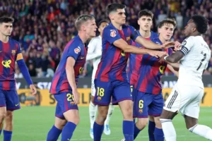 Vini Jr rebate provocações e sobra até para Raphinha em Barça x Real