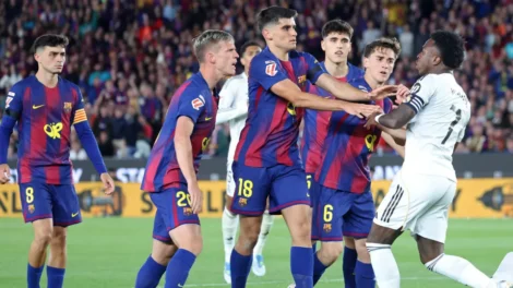 Vini Jr rebate provocações e sobra até para Raphinha em Barça x Real