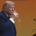 Viralizou: Trump faz careta ao beber champanhe oferecido por Xi Jinping