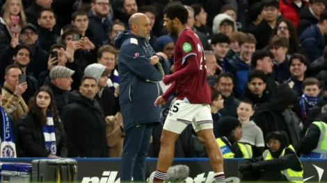 West Ham é rebaixado após rodada final dramática na Premier League
