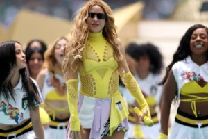 Abertura da Copa teve ritmo de show do intervalo, com 'Waka Waka 2.0'