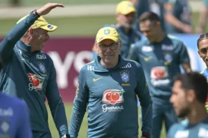 Ainda sem Neymar, Ancelotti mantém mistério sobre escalação para estreia na Copa