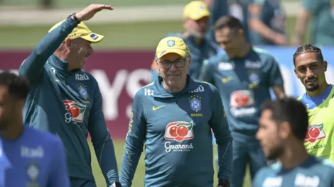 Ainda sem Neymar, Ancelotti mantém mistério sobre escalação para estreia na Copa