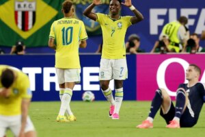 Ancelotti celebra atuação sólida, mas pede calma para mata-mata
