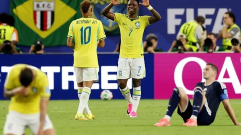 Ancelotti celebra atuação sólida, mas pede calma para mata-mata