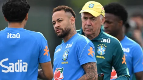 Ancelotti prepara mudanças e define estratégia para Neymar; entenda