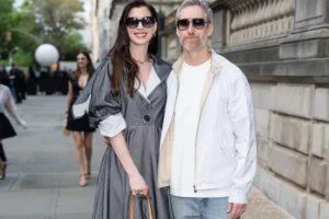 Anne Hathaway está grávida do terceiro filho com o marido, Adam Shulman