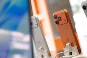 Apple vai aumentar preços de produtos devido à escassez de chips, diz CEO