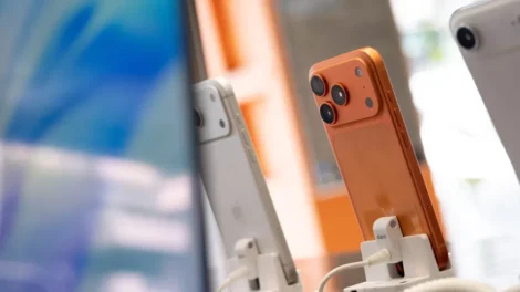 Apple vai aumentar preços de produtos devido à escassez de chips, diz CEO