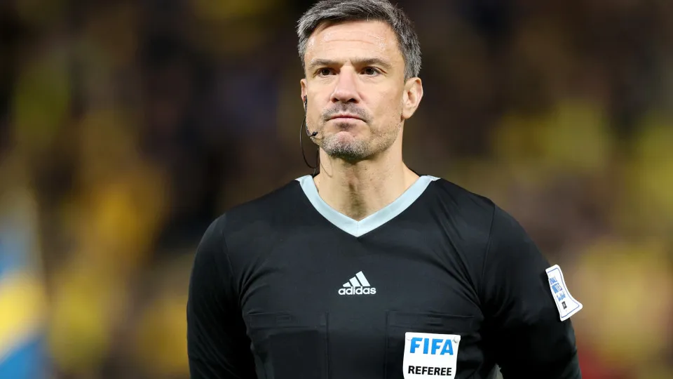 Árbitro da estreia do Brasil apitou final da Champions e teve nome envolvido em caso policial
