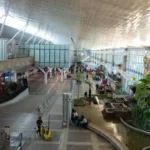 Barrada no Panamá, imigrante mora em aeroporto há 6 meses e espera documentos para rever filho