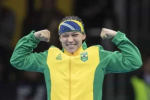 Bia Ferreira leva ouro na Copa do Mundo em retorno ao boxe olímpico