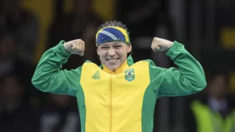 Bia Ferreira leva ouro na Copa do Mundo em retorno ao boxe olímpico