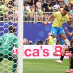 Brasil vence Japão por 2 a 1 e avança na Copa do Mundo
