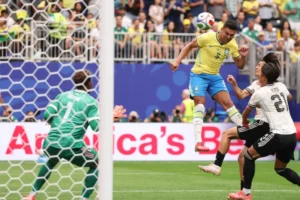 Brasil vence Japão por 2 a 1 e avança na Copa do Mundo