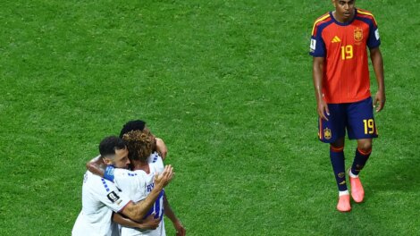 Cabo Verde segura Espanha e estreia em Copas com empate histórico