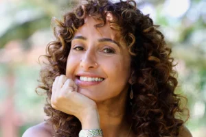 Camila Pitanga celebra noivado e define amor maduro como 'dádiva'