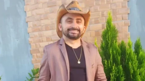 Cantor de 37 anos morre em grave acidente em rodovia do Piauí