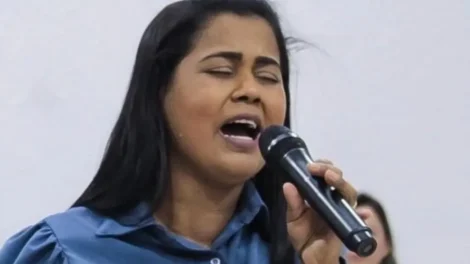Cantora gospel morre aos 38 anos após doença no fígado