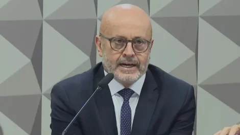 Careca do INSS relata luzes acesas 24h em cela e pressão de agentes por delação