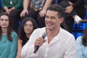 Carmo Dalla Vecchia é homenageado por atuação em defesa dos direitos LGBTQIAPN+ no Rio