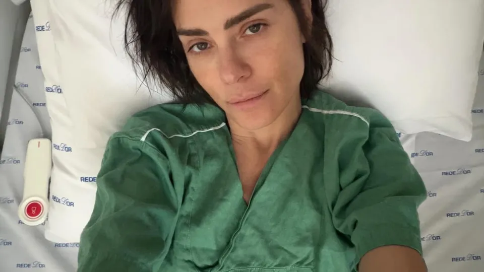 Carolina Dieckmmann alerta seguidores após internação. "É coisa séria"