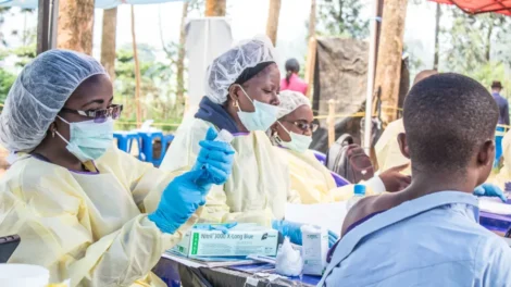 Chefe da OMS diz que 5 pacientes se recuperaram de tipo raro de ebola no Congo