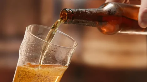 Cliente se irrita com preço de cerveja e tenta matar dono de loja em SC