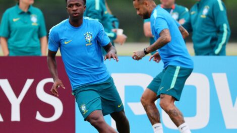 Com dúvida na direita, Brasil encerra preparação para encarar Escócia