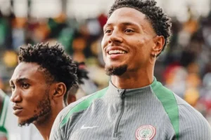 Com país fora da disputa, goleiro da Nigéria é eleito 'o mais bonito da Copa' por brasileiros