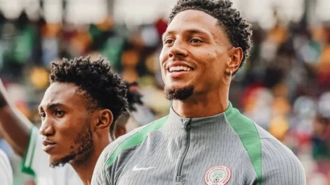 Com país fora da disputa, goleiro da Nigéria é eleito 'o mais bonito da Copa' por brasileiros