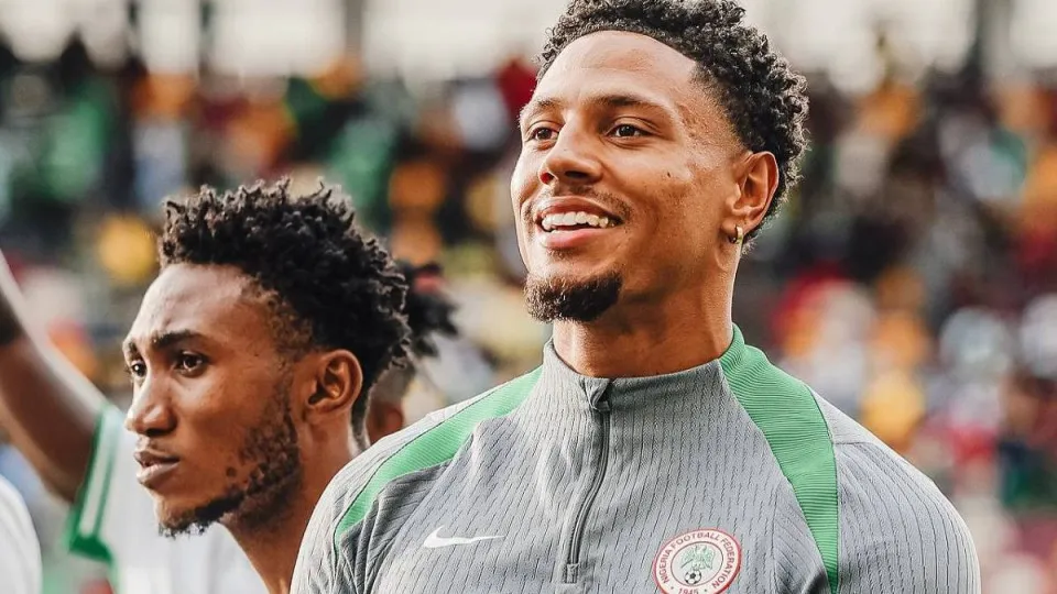 Com país fora da disputa, goleiro da Nigéria é eleito 'o mais bonito da Copa' por brasileiros