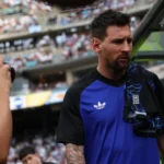 Com pênalti polêmico e Messi no banco, Argentina bate Honduras sem sustos