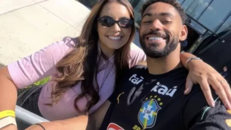 Conheça a discreta Gabi Cunha, advogada e esposa do camisa 9 Matheus Cunha