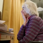 Conheça o casal 60+ que ensina idosos a lidar com tecnologia e evitar golpes