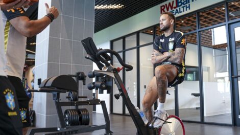 Copa do Mundo: exames de Neymar apontam 'boa evolução' , afirma CBF