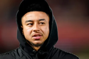Corinthians libera Lingard para acompanhar funeral do avô na Inglaterra