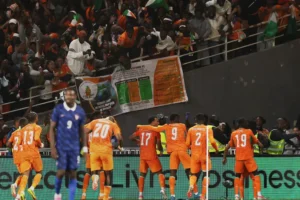 Costa do Marfim surpreende França antes da Copa; Espanha empata