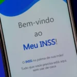 Crédito consignado do INSS encolhe 40% em dois anos com biometria e endividamento dos idosos