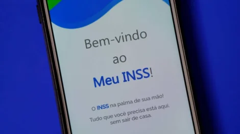 Crédito consignado do INSS encolhe 40% em dois anos com biometria e endividamento dos idosos