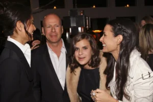Demi Moore faz homenagem ao ator Bruce Willis no Dia dos Pais dos Estados Unidos