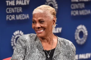Dionne Warwick anuncia shows no Brasil em turnê de despedida dos palcos