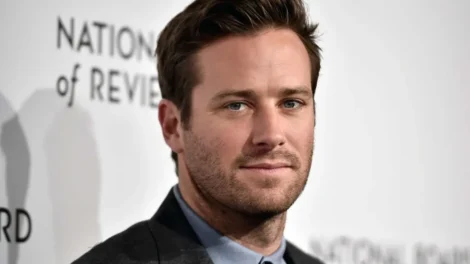 Diretor diz que seu filme com Armie Hammer foi banido na Alemanha