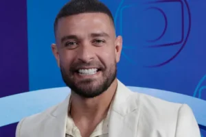 É grave? Famosos que perderam a voz e precisaram pausar a carreira