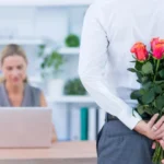 É preciso estar amando para assumir um relacionamento? Especialistas explicam